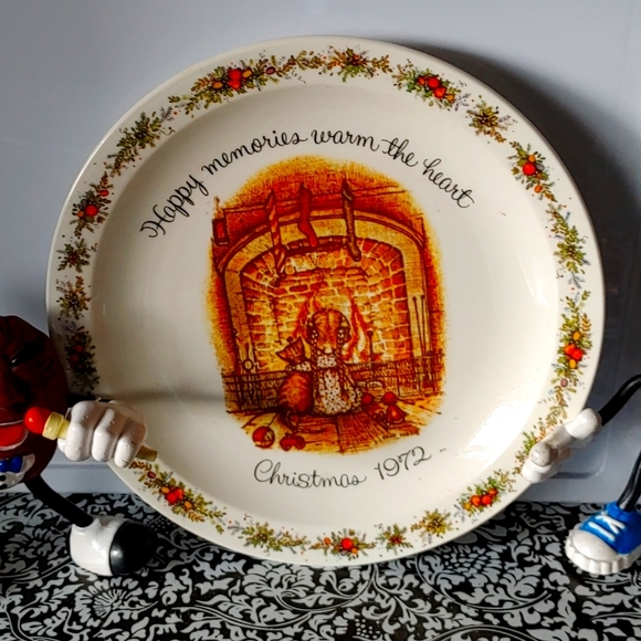 Holiday vintage plate - Picture 1 of 3